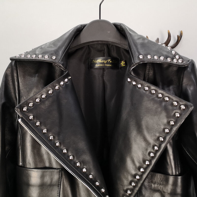 Женская Байкерская кожаная куртка с заклепками, Черная байкерская куртка из натуральной овечьей шкуры, верхняя одежда