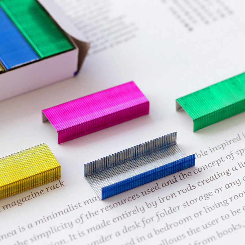 800 sztuk/1box kolorowe zszywki ze stali nierdzewnej nr 24 zszywki biurowe wiążące materiały szkolne papiernicze 24/6 Cucitrice