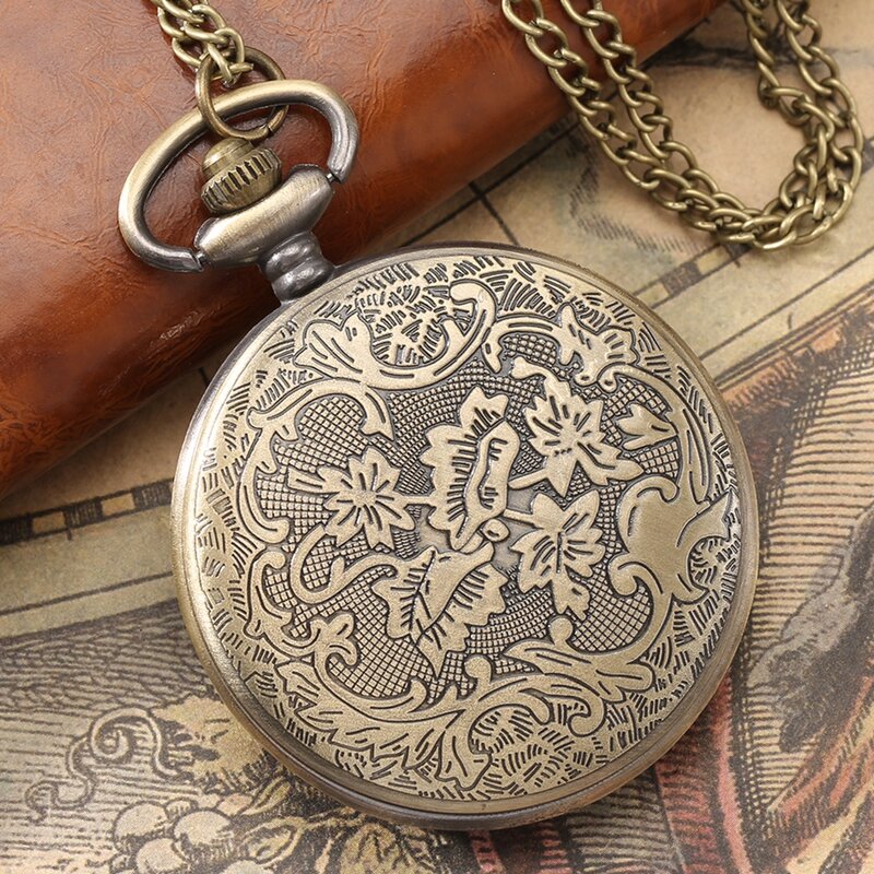 Bronzo romantico Hollow LOVE Heart Design orologio da tasca al quarzo retrò numeri arabi collana pendente orologio da tasca catena dell'orologio FOB