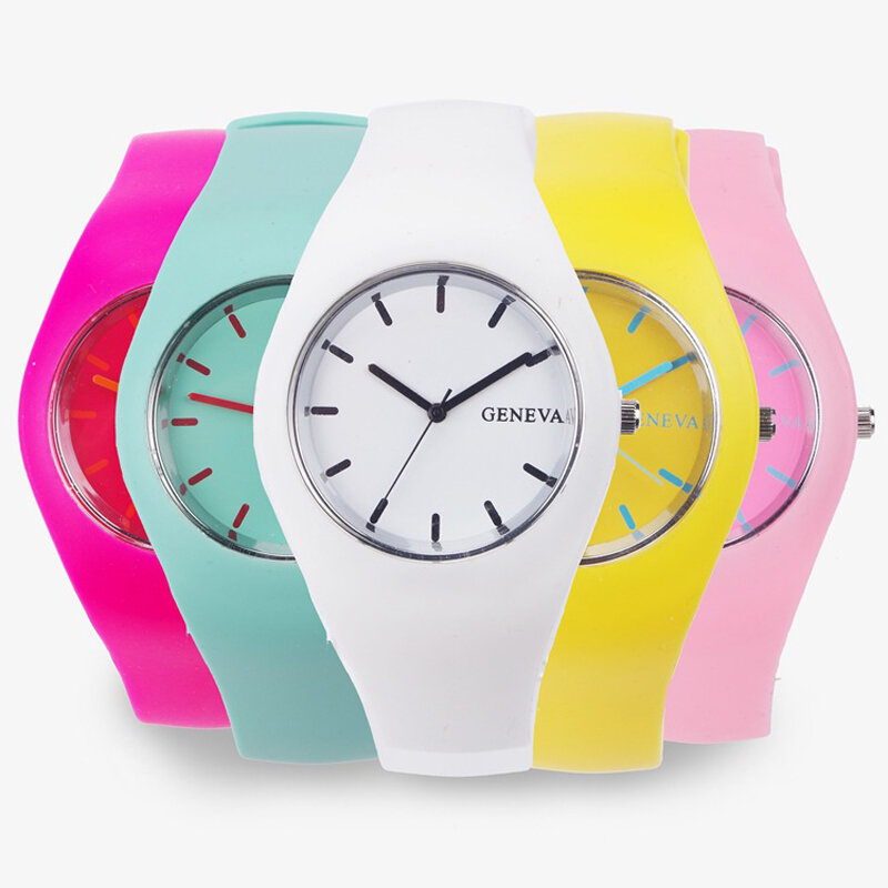 Kleurrijke Mannen Vrouwen Horloge Crème Kleur Ultra-Dunne Mode Gift Siliconen Band Leisure Horloge Genève Horloge Vrouwen Jelly horloge