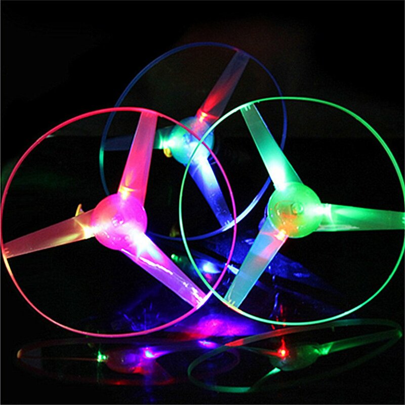 1 pz divertimento caldo sport all'aria aperta Pull Line piattino giocattoli LED accendi disco volante disco giocattolo per bambini tirare filo UFO luce disco volante