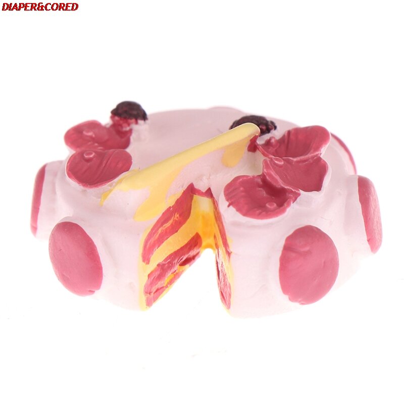 1-10Pcs Fake Aardbei Cake Eten Resin Plaksteen Flat Terug Cabochon Kawaii Diy Hars Ambacht Decoratie Poppenhuis Miniatuur