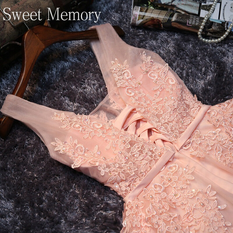 S0125 sukienka na studniówkę krótkie różowe suknie dla druhen kształtki Sexy sznurowany dekolt perły wesele suknie ukończenia szkoły słodka pamięć