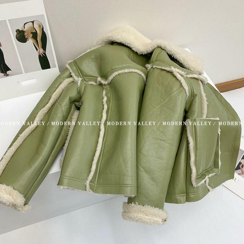 Jaket Bulu Domba Palsu untuk Wanita 2023 Musim Dingin Baru Dua Wajah Bulu Domba Mode Chic Mantel Lokomotif Pendek Jaket Kulit Imitasi