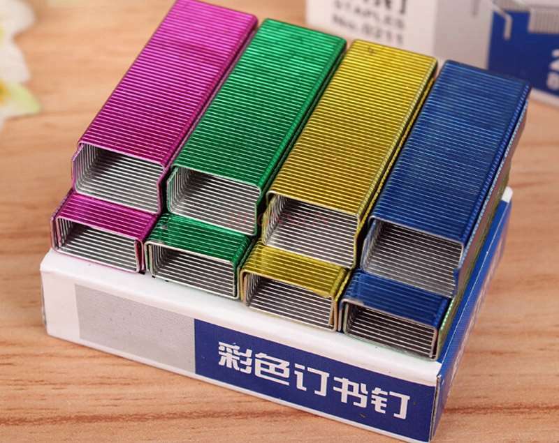 Spezifikationen 1,2 cmx 0,6 cm farbe heftklammern lernen schreibwaren büro liefert farbe heftklammern