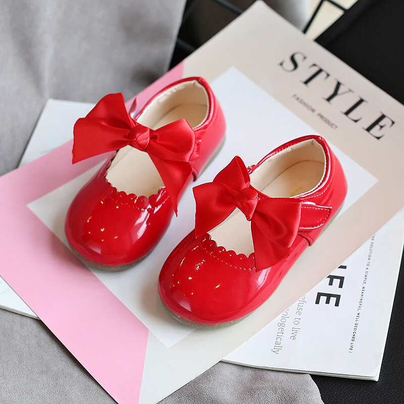 王女の女の子と乳幼児革の靴子供の靴幼児リボン弓ノットpuパテントレザー子供メアリージェーンズソフト