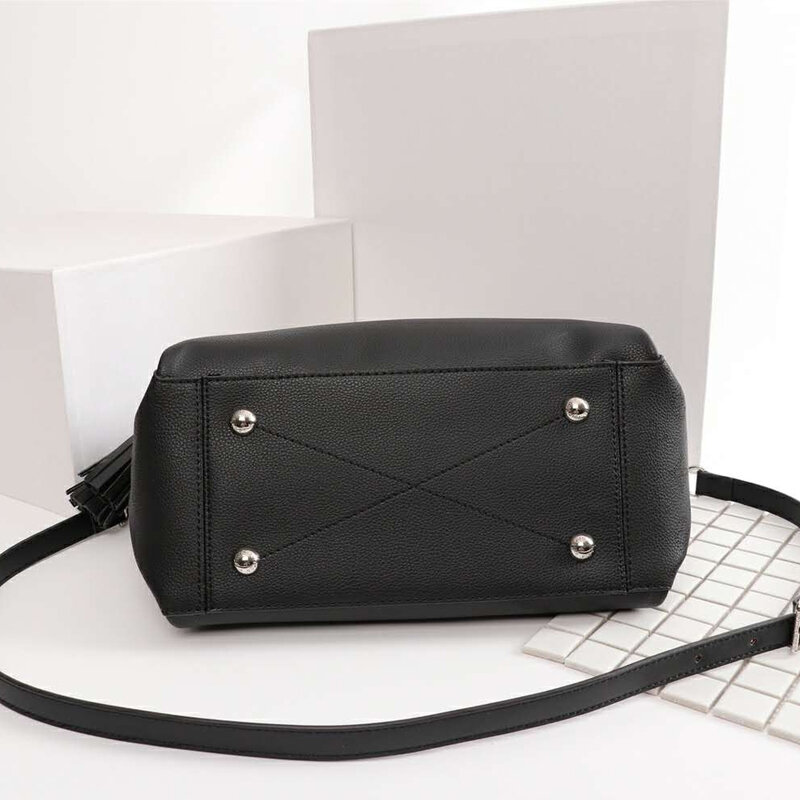 Luxury women's shoulder bag brand design carved leather large-capacity handbag women's bag messenger bag