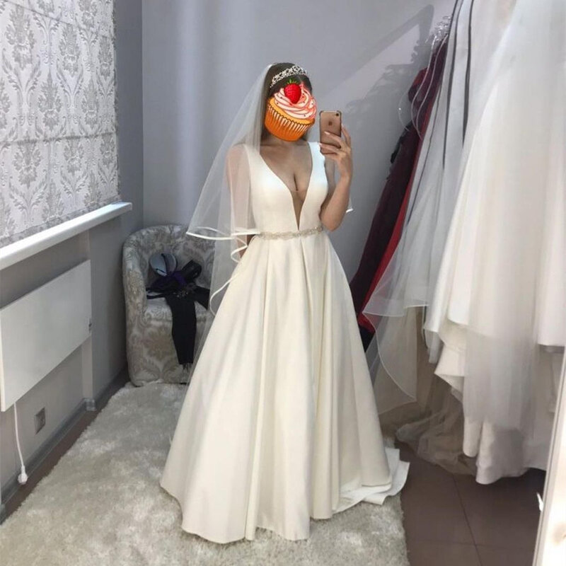 Lsyx Hochzeits kleid V-Ausschnitt Satin rücken frei ärmel los weiß mit Kristall Schärpe Gürtel bodenlangen Robe de Mariee charmant elegant