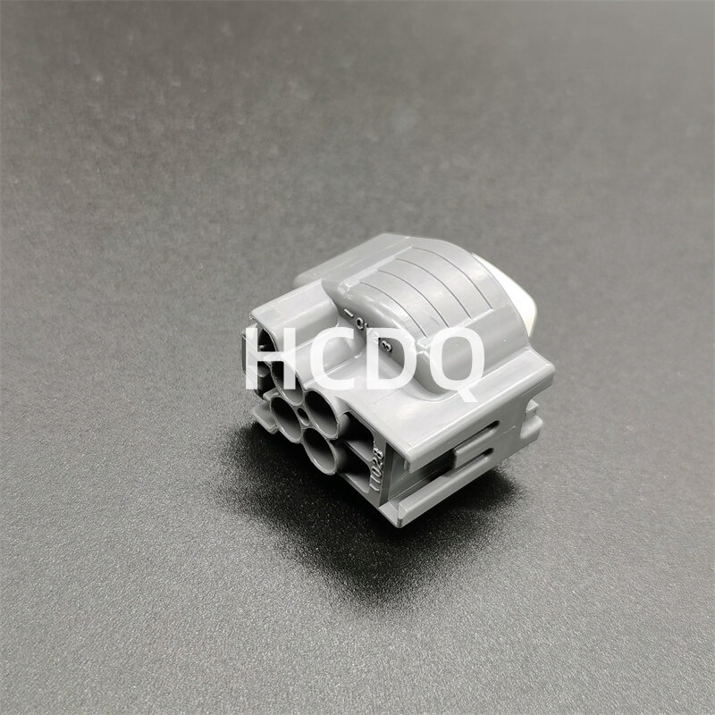 The original 90980-11028 4PIN Female automobile connector plug shell and connector are supplied from stock