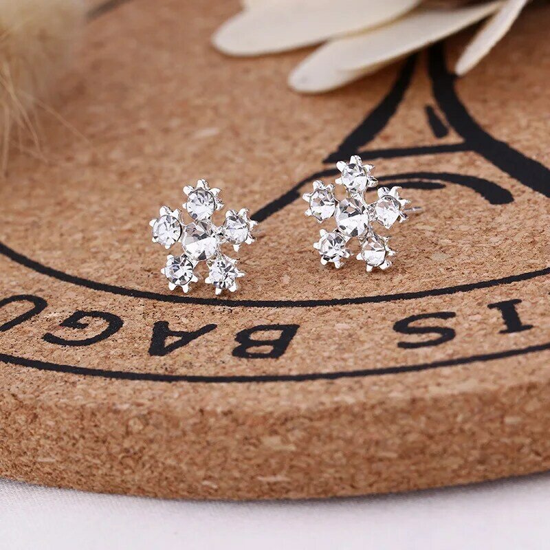Empfehlen Nette Exquisite Simlated Perle Kristall Stud Ohrring Schmetterling Schneeflocke Stern Dreieck Crown Form Ohrring