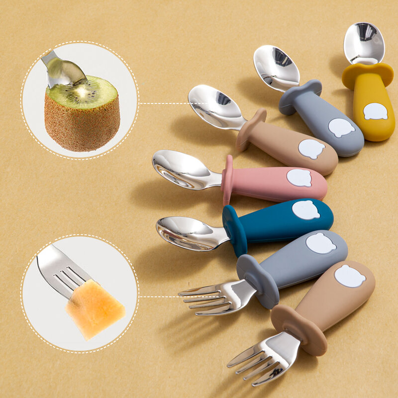 Nowy projekt karmienie dziecka stałe jedzenie łyżka zestaw widelców silikon bez BPA uchwyt Cartoon niedźwiedź naczynia ze stali nierdzewnej zastawa stołowa dla dzieci