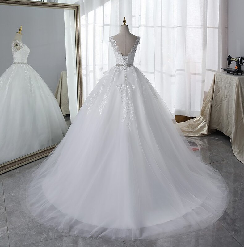 Spitze Brautkleid klassisches Brautkleid mit V-Ausschnitt und Hofzug sexy rücken freies Ballkleid 14 Farben Robe de Mariee Plus Size