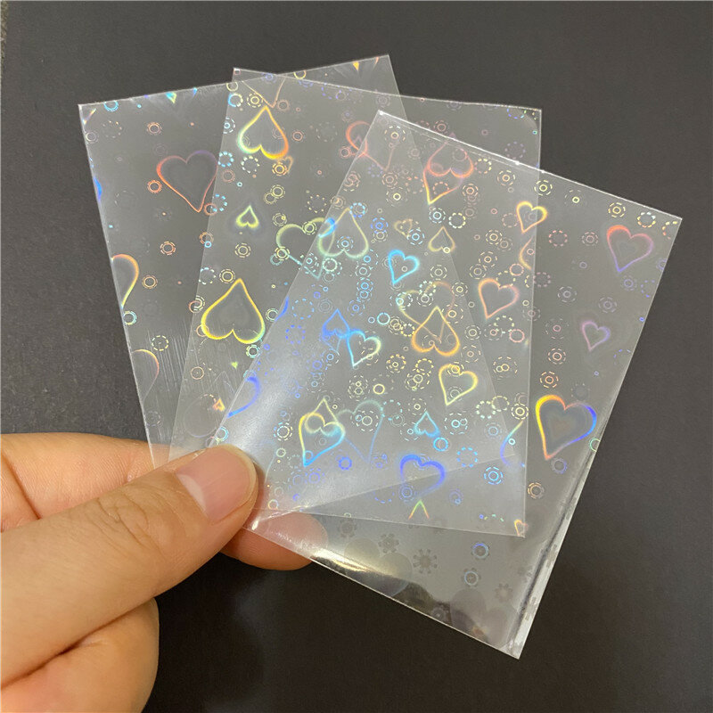 50 pz/lotto manicotti di caricamento dall'alto Laser a forma di cuore per carte da gioco da tavolo PKM YGO Photo Kpop Protector Shield Cover