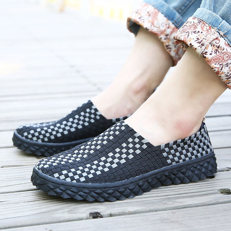 حذاء نسائي قوي غير رسمي صيفي بدون كعب يسمح بالتهوية أحذية مشي نسائية منسوجة أحذية بدون كعب للسيدات مصنوع يدويًا