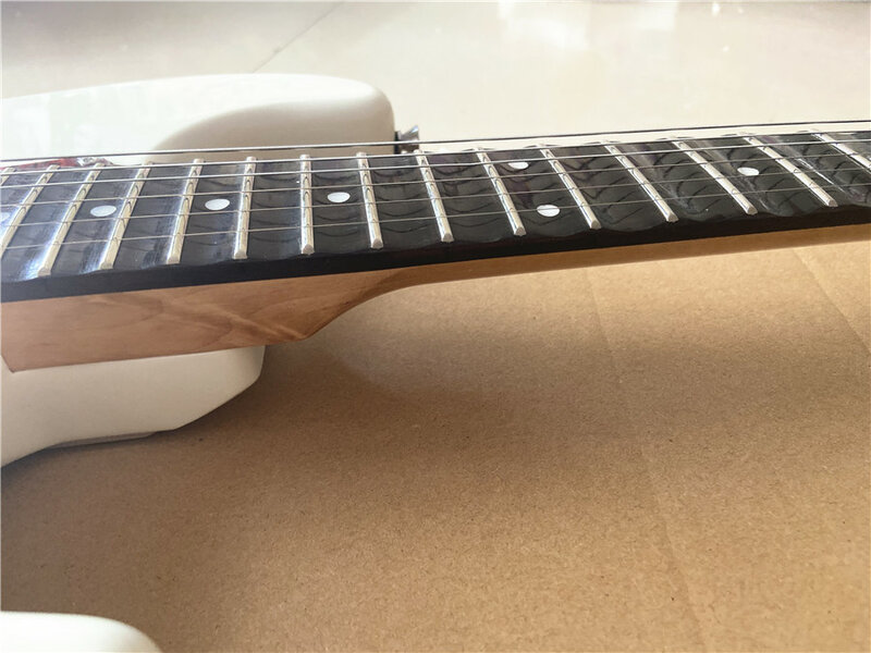 Hohe-qualität creme-weiß doppel-schaukel gitarre griffbrett nut fan kann angepasst werden kostenloser versand