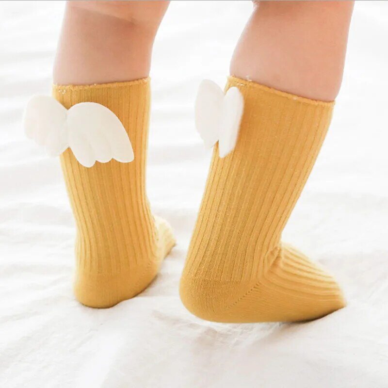 Meias para bebês meninas, meias curtas de algodão com asas de anjo para o outono, cor sólida de doce para crianças pequenas