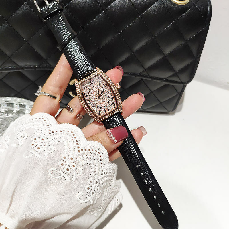 Mode Tonneau Uhr Frauen Top Marke Luxus Uhr Voll Diamant Frauen Uhren Strass Quarzuhr uhren para mujer M020