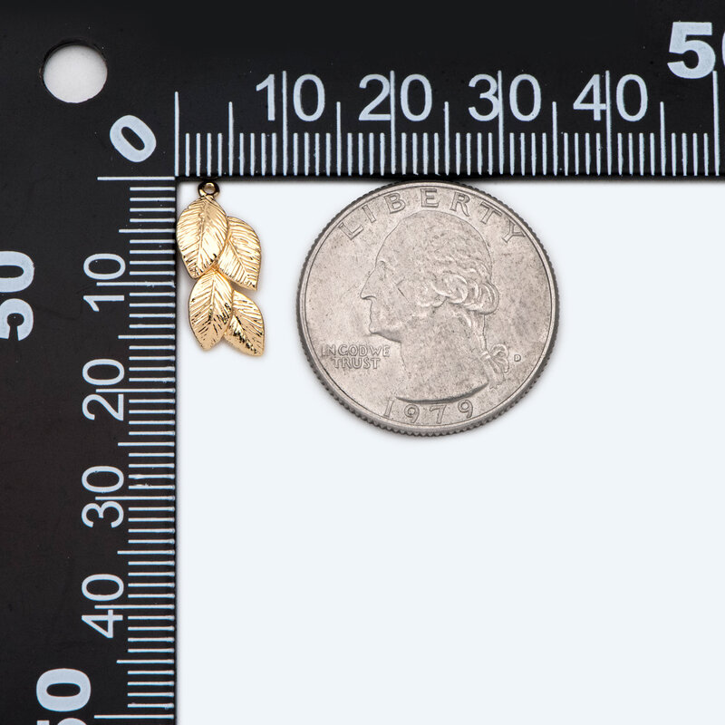 10 قطعة ليف Charm ، ريال 18K الذهب مطلي Charm ، لوازم صنع المجوهرات ، أوراق ساحرة بسيطة (GB-2251)