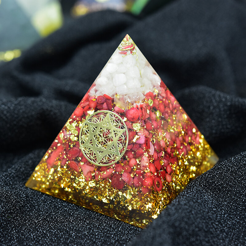 Orgonite Piramida Muladhara Chakra Kristal Energi Red Coral Batu Putih Kristal Resin Piramida Dekorasi Perhiasan C0166