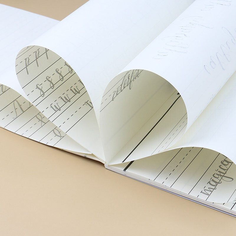 예술적 글꼴 영어 카피 북 운동 일반 이형 문자 연습 학생 이형 카피 북, 반복 사용 가능