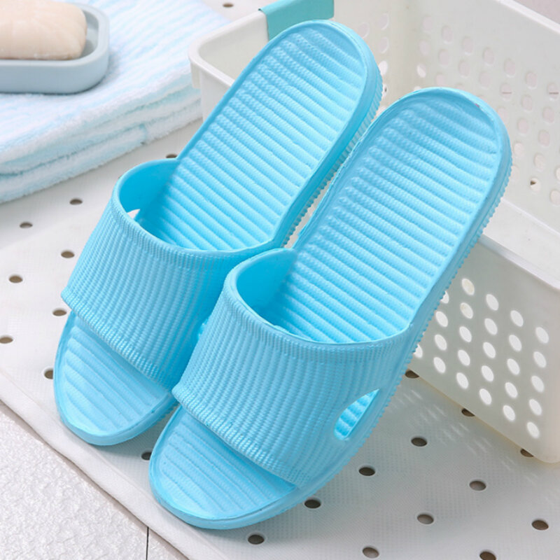 Nowych kobiet kryty piętro płaskie buty letnie antypoślizgowe klapki kąpiel domowe kapcie kobiece pantofel wygodne Zapatillas de hombre