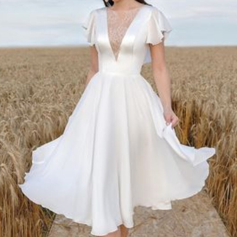 Платье Свадебное ТРАПЕЦИЕВИДНОЕ Короткое атласное до колен с V-образным вырезом и коротким рукавом
