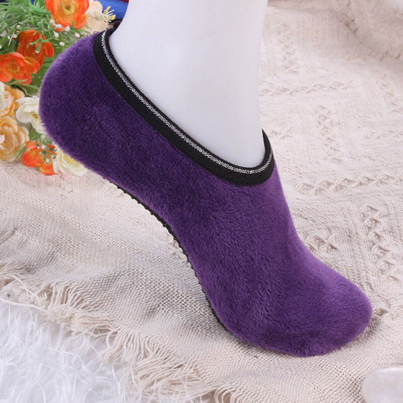 1 Pair Womens Warm Socks Breathable Fashion Sports Sock Cozy Feet Fuzzy Slippers Booties Indoor NonSlip Socks Vintage