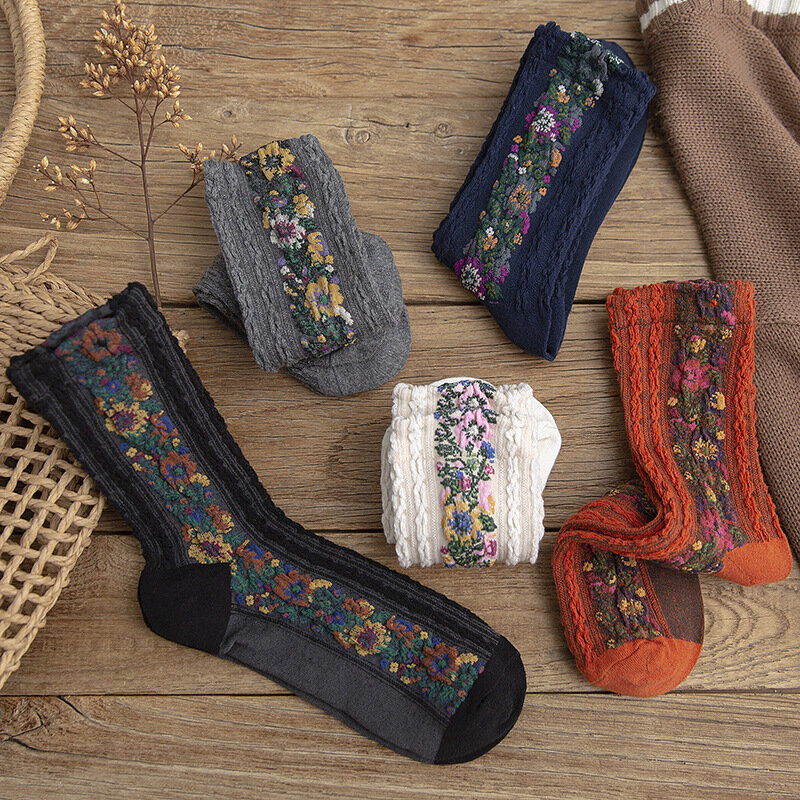 花の刺繍が施された女性と女の子のためのエスニックスタイルの靴下,花柄のカジュアルな原宿スタイル