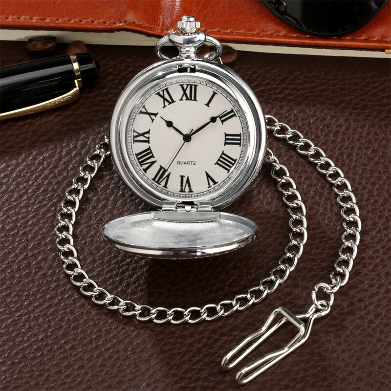 Klasyczne czarne cyfry rzymskie Dial srebrny, gładki pokrowiec kieszonkowy zegarek kwarcowy Retro zegarek męski