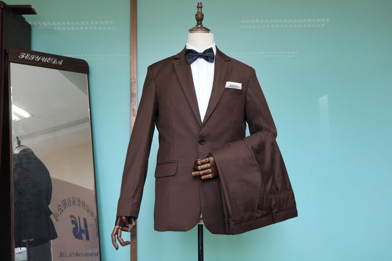2023 Últimas Calças Casaco Designs Brown Men Suit Slim Fit Elegante Smoking Casamento Business Party Dress Verão Jacket + Pants Terno