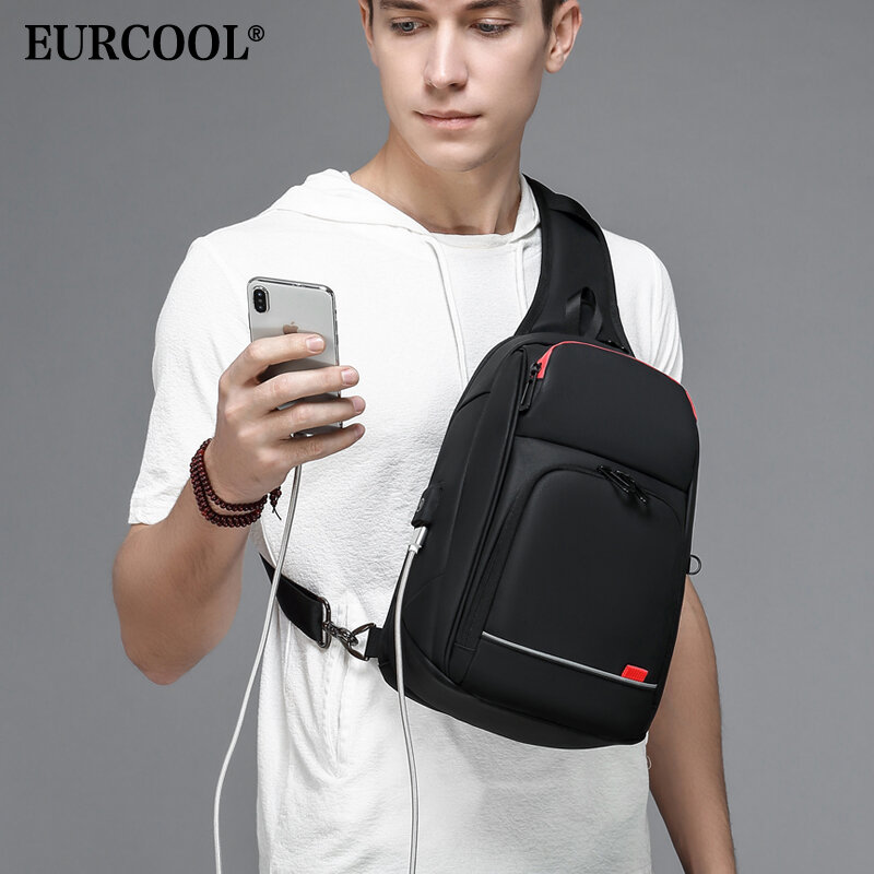 EURCOOL Tas Bahu Selempang iPad 9.7 "untuk Pria Ransel Dada Kurir Pengisi Daya USB Anti Air Perjalanan Singkat untuk Pria