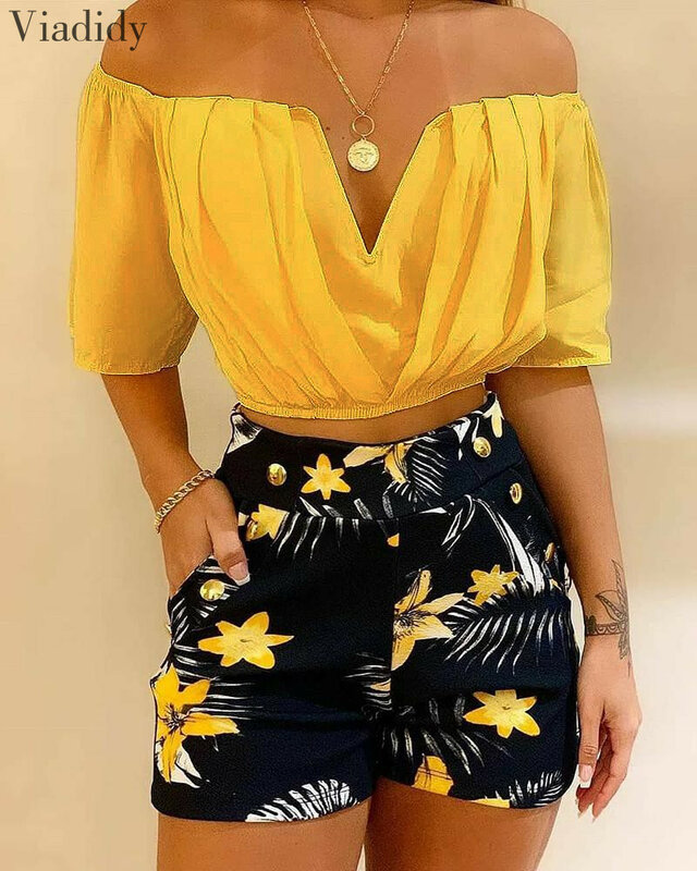 Solid Off Shoulder Ruched Crop Top and Print Button Design Shorts Set Women Casual 2pcs Suits