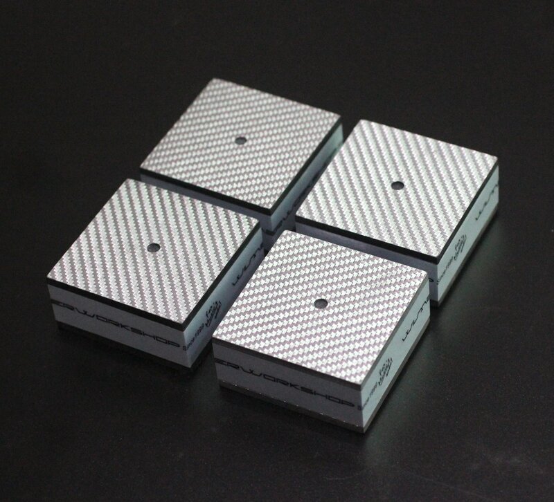 ตำแหน่ง Rubik 'S Cube ลำโพงด้านหลังเครื่อง Tuning HIFI โช้คอัพเท้า Pad