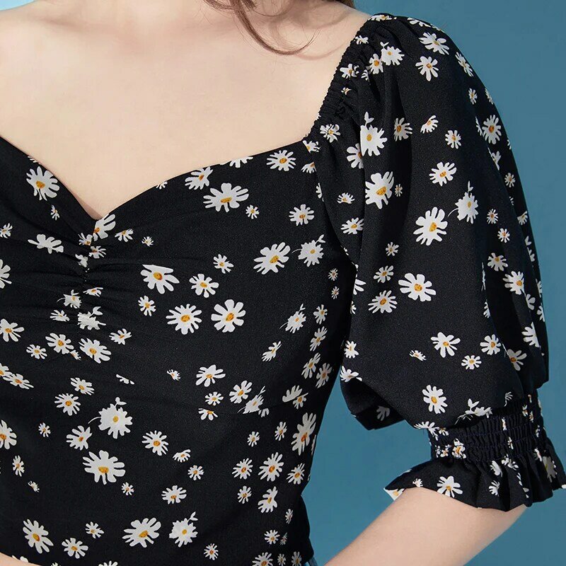 ARTKA 2020 Summer New Little Daisy Series Blouse Elegant Floral Print Chiffon Shirt Vintage Short Sleeve Crop Top Women SA20208X