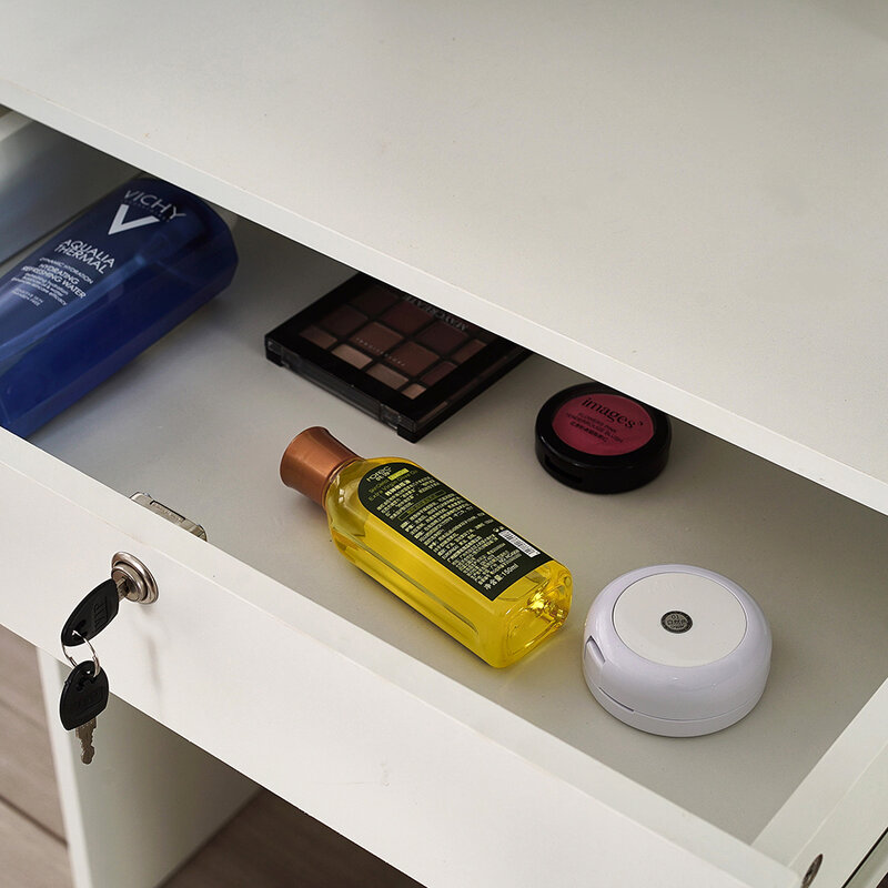 Nowoczesne połączenie toaletka przesuwne lustro dodaje przechowywanie kosmetyków przestrzeń z taboret toaletka do makijażu biały