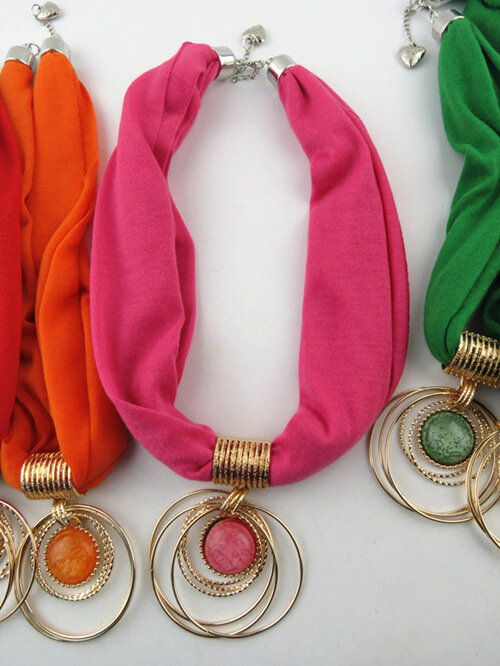 Klassische Damen Anhänger Halskette Ring Schal, Der Diy Schal Größe 60cm * 40cm Solide Einfache Frauen Schals Zubehör großhandel