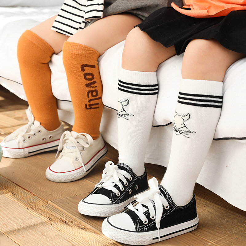 Calzini al ginocchio in cotone per bambini di moda per bambini calzini alti per bambina a righe solide calzini invernali per bambini