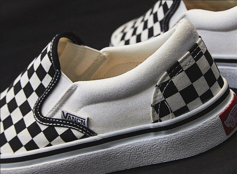 Slip on Flat Canvas Shoes Women Checkered Vulcanize Shoes 2020Black White Plaid Female Casual Loafers Ladies Lazy Shoes