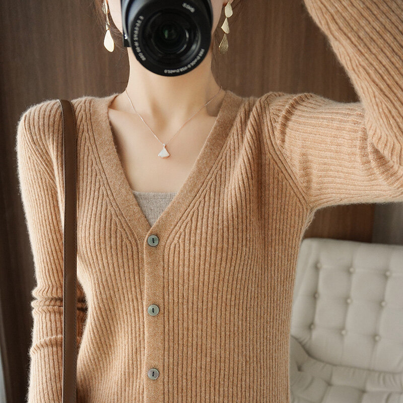 女性用Vネックニットカーディガン,長袖セーター,スリムでワイルドなスタイル,秋冬に最適