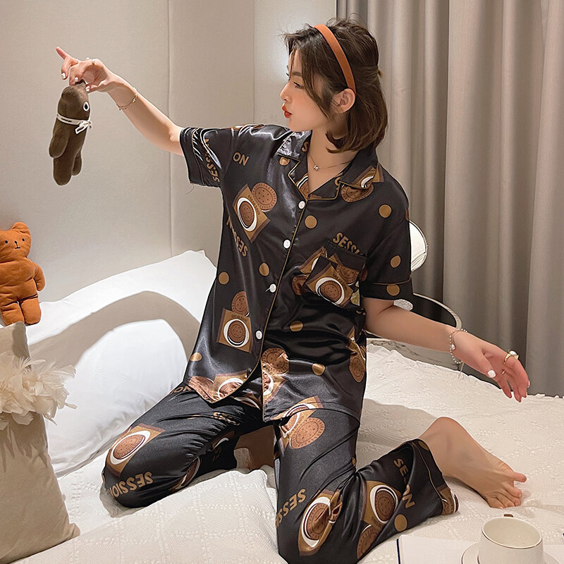 Conjunto de pijama de satén de seda para Mujer, traje de pijama de manga corta con pantalones largos y botones estampados, ropa de dormir para estar en casa, 2021