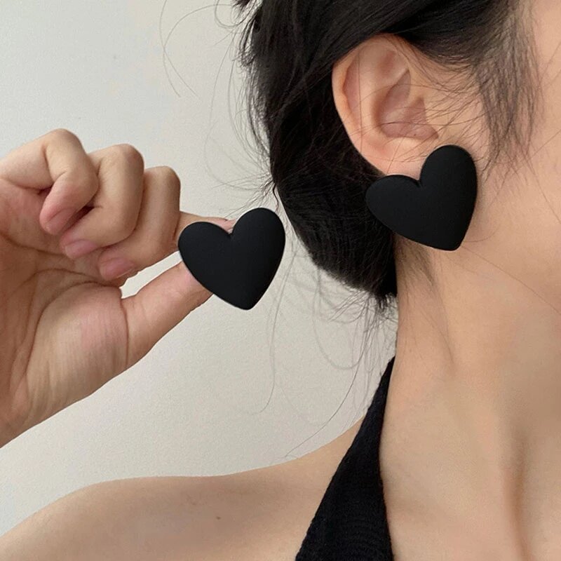 Black Flocking Retro Ladies Earrings Punk Geometric Heart-Shaped Round Oval Exaggerated Temperament Gothic Accessories Earrings