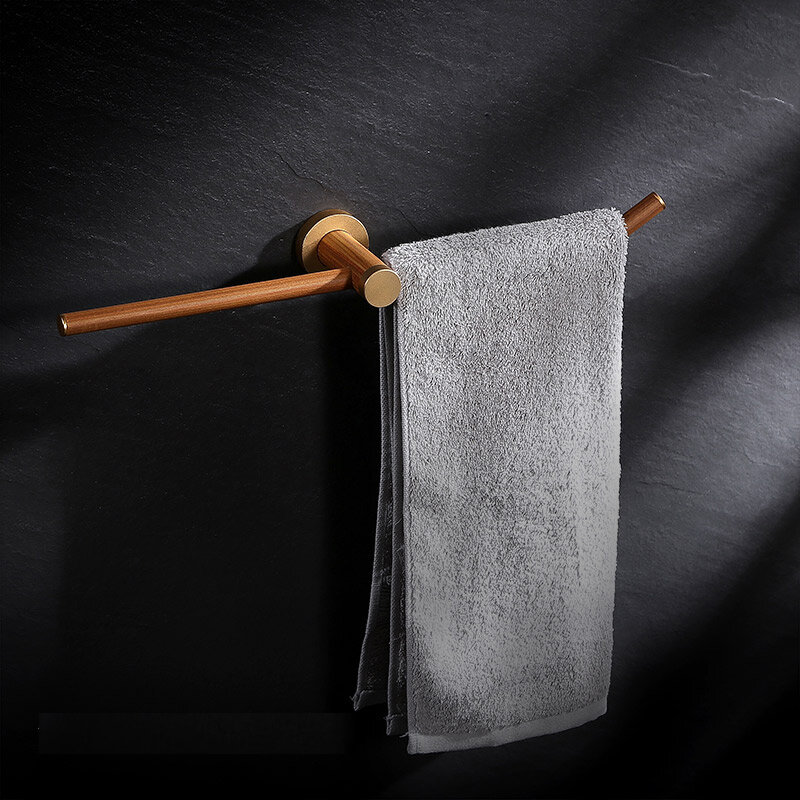 ผ้าเช็ดตัวคู่ติดผนังห้องน้ำไม้ผ้าเช็ดตัวหรูหราฮาร์ดแวร์ทองเหลือง Perforated แขวนผ้าเช็ดตัว Hook