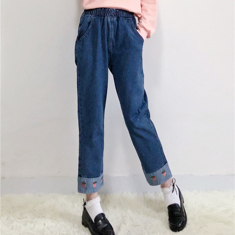 Jeans feminino bordado de morango, bolsos kawaii, comprimento do tornozelo, elástico na cintura, jeans feminino, simples, estilo coreano, estudante, tudo combina