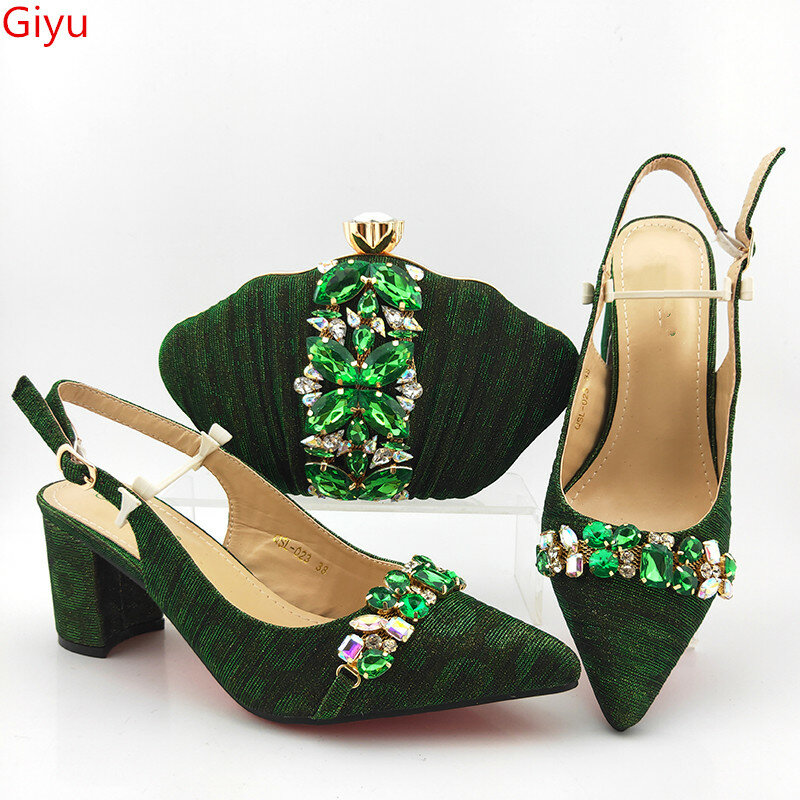 Doershow แฟชั่นอิตาเลี่ยนรองเท้าสีเขียวและชุดขายส่งผู้หญิงงานแต่งงานรองเท้ารองเท้าและการจับ...