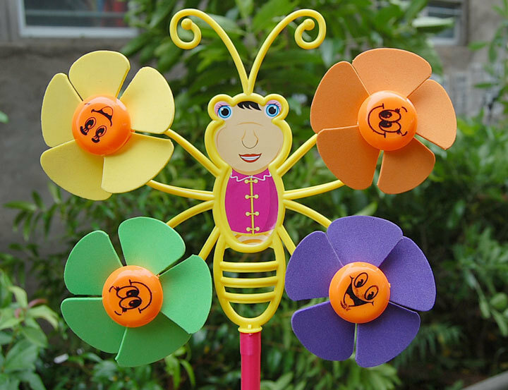 Hognsign bonito pouco cartoon libélula plástico multicolorido pequeno moinho de vento brinquedo gira atividades ao ar livre do bebê para crianças 2021