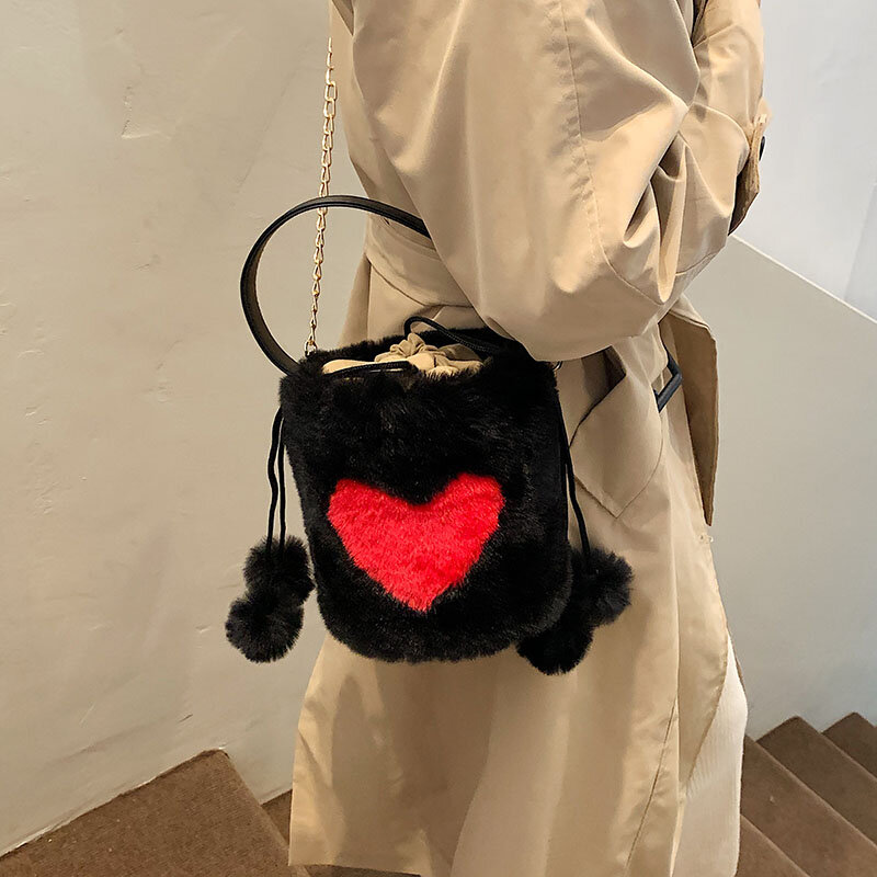 Hand Tas Fluffy Bags Heart Plush Tote Bags Chain Furry Luxury Designer Handbag For Women 2021 New Soft Fur Shoulders Bucket Bags