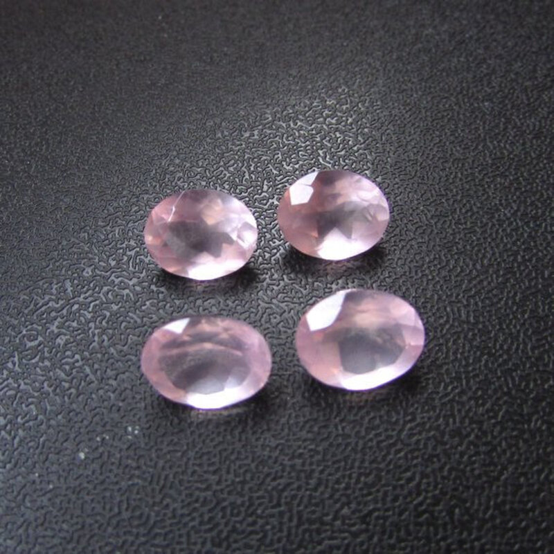 O quartzo de rosa natural 6x8mm facetou cortou a parte superior oval pela pedra preciosa somente