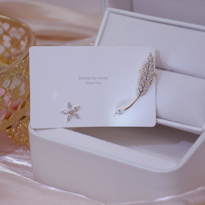 Gioielli di moda placcati in oro reale 14k foglie di cristallo orecchini a bottone squisiti per orecchini eleganti da donna per feste di festa