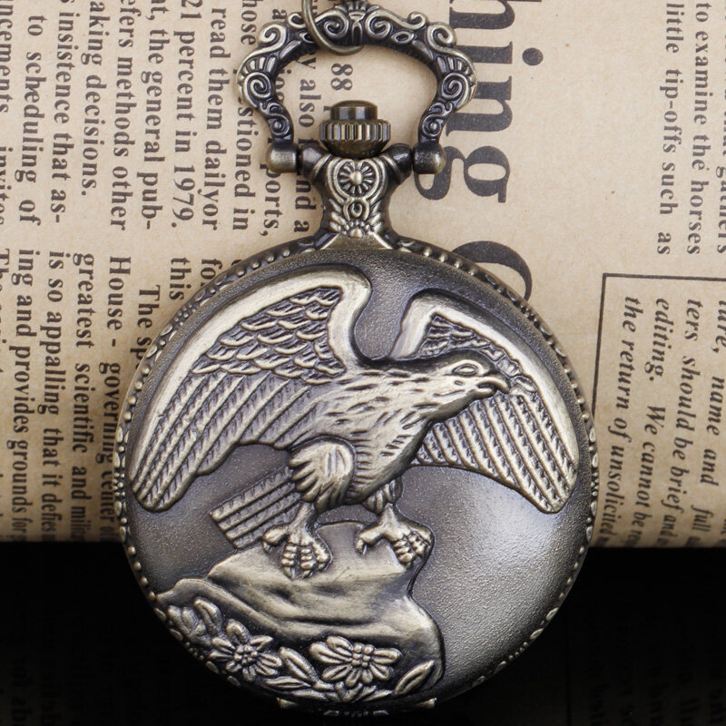 Steampunk Vintage Bronze Eagle Quartz Pocket Watch Analógico Pingente Colar Cadeia Assista Pocket Watch para Homens Mulheres Fob Watch