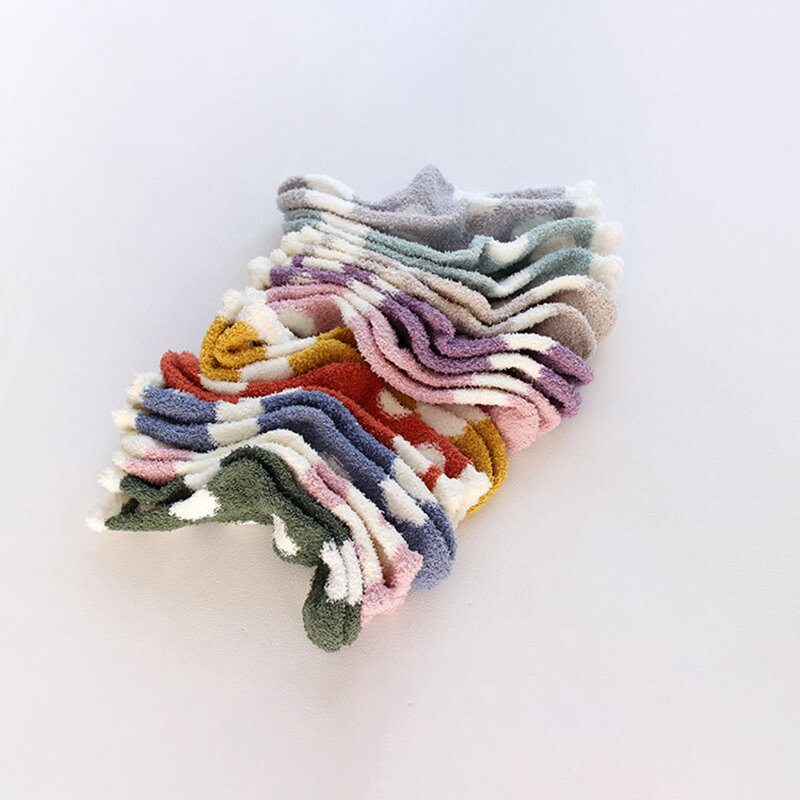 CIRUIYA-calcetines de lana de Coral para mujer, medias gruesas y mullidas de algodón, con diseño de corazón, Kawaii, para invierno, 20 modelos